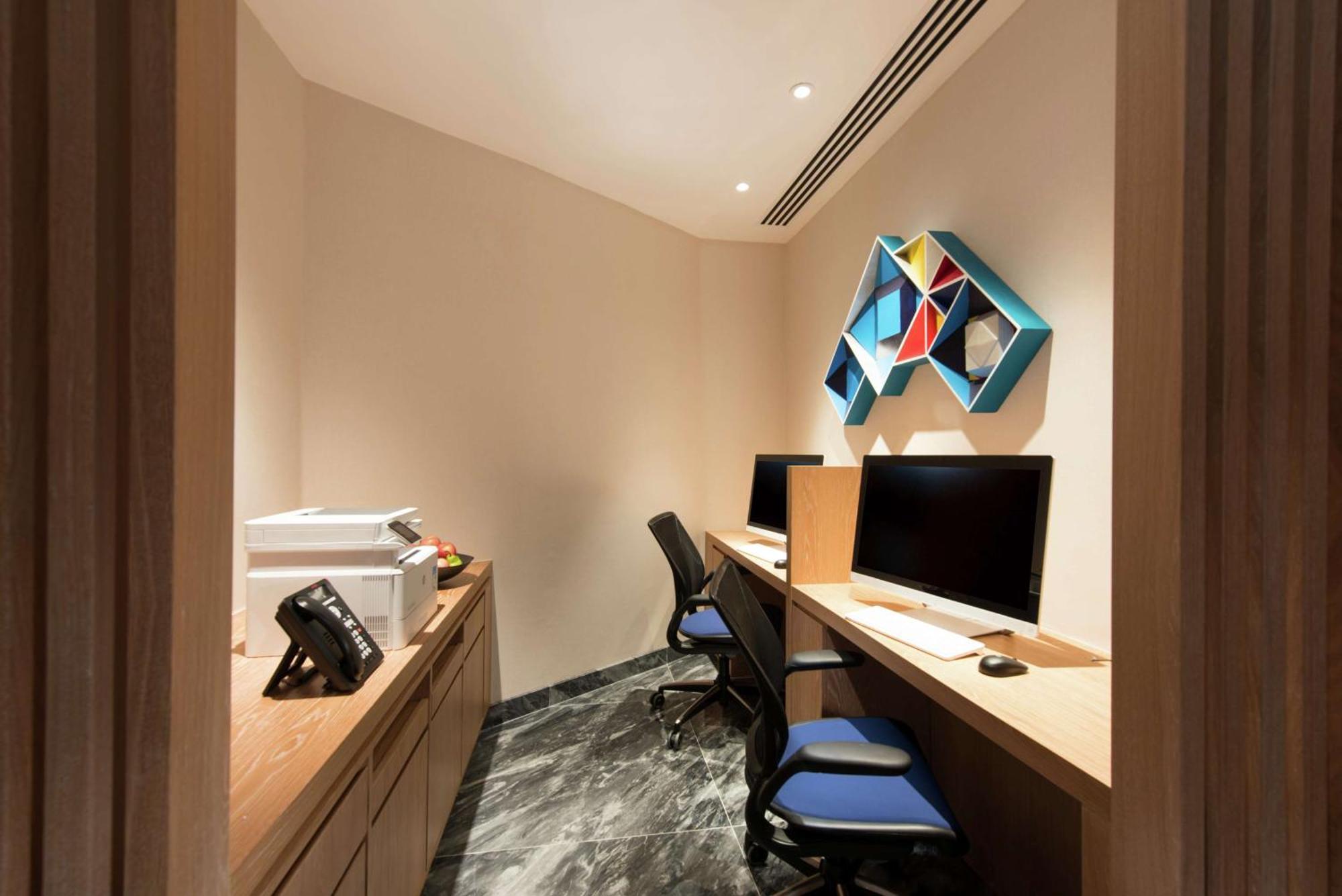 Hilton Garden Inn Singapore Serangoon Екстер'єр фото